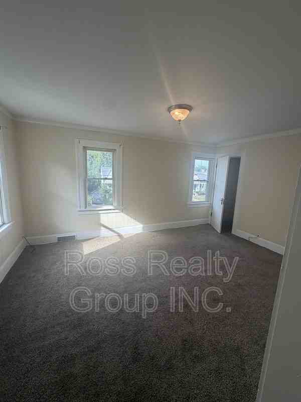 1725 Mansfield Rd - Photo 2 of 5