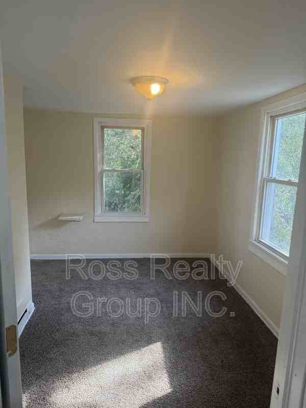 1725 Mansfield Rd - Photo 3 of 5