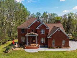 featured image of 915 Chipley Ct