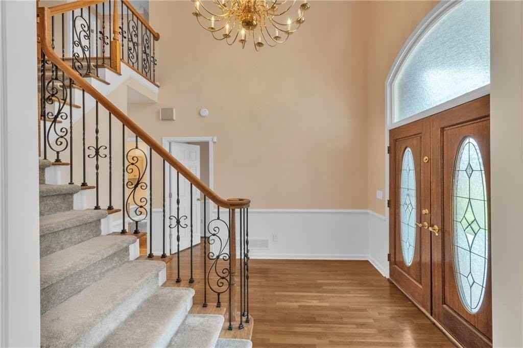 915 Chipley Ct - Photo 2 of 36