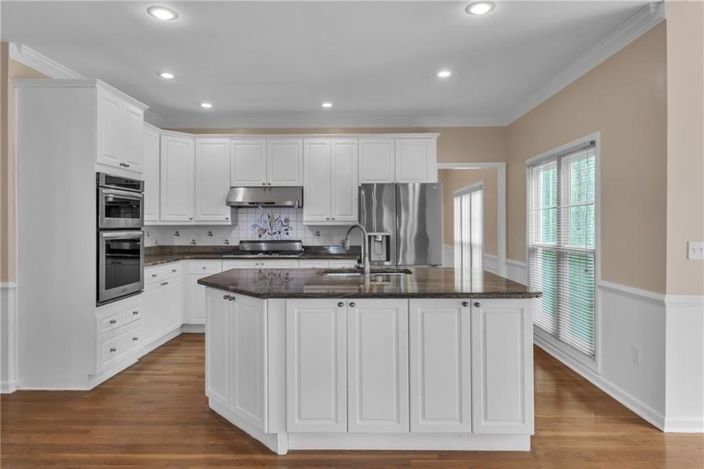 915 Chipley Ct - Photo 3 of 36