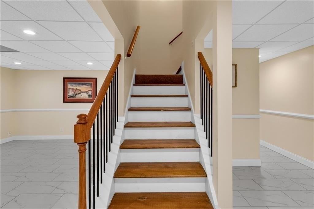 915 Chipley Ct - Photo 6 of 36