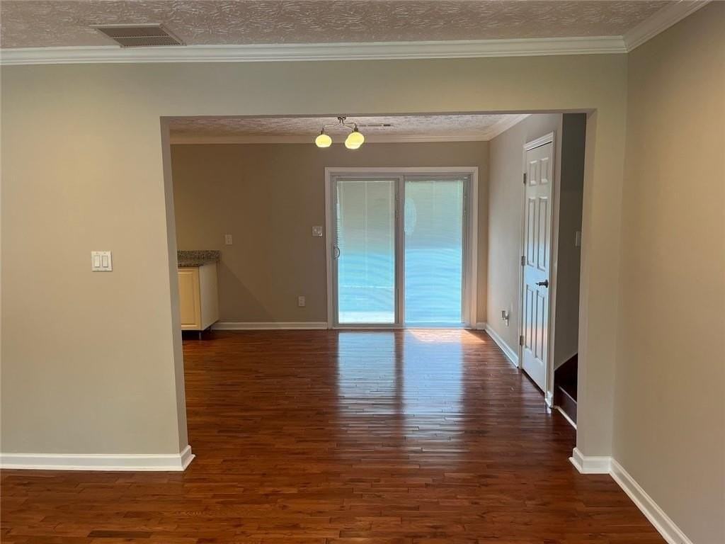 2237 Scotty Cir - Photo 2 of 16