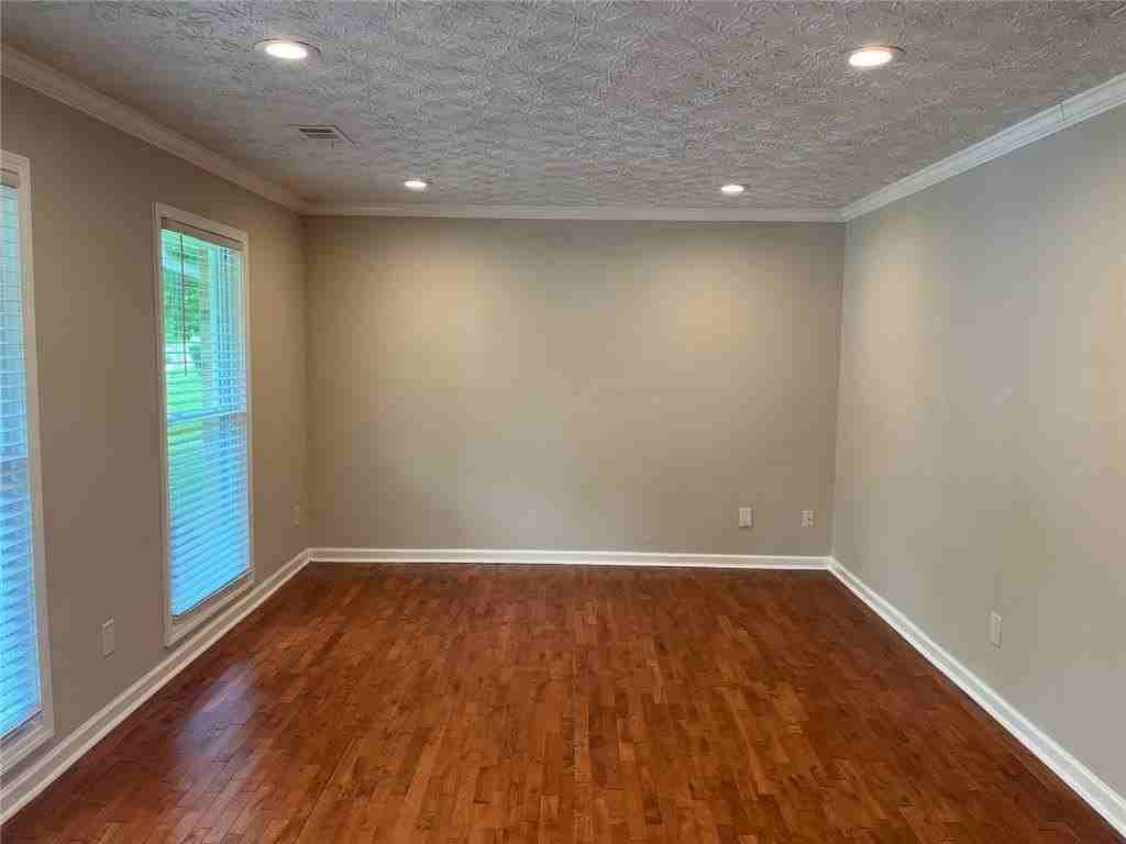 2237 Scotty Cir - Photo 3 of 16