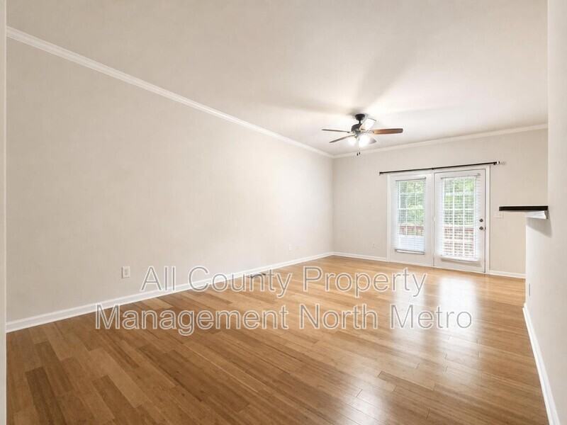 2623 Cedar Dr - Photo 2 of 20