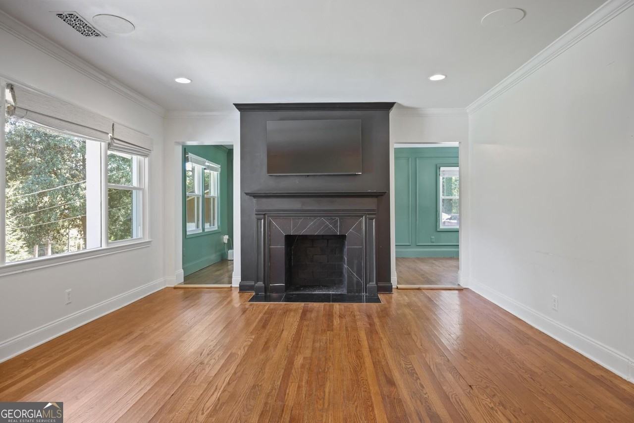 2134 Beecher Cir Sw - Photo 2 of 26