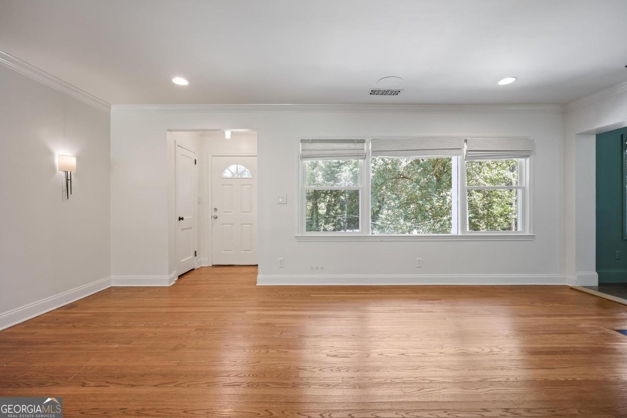 2134 Beecher Cir Sw - Photo 4 of 26