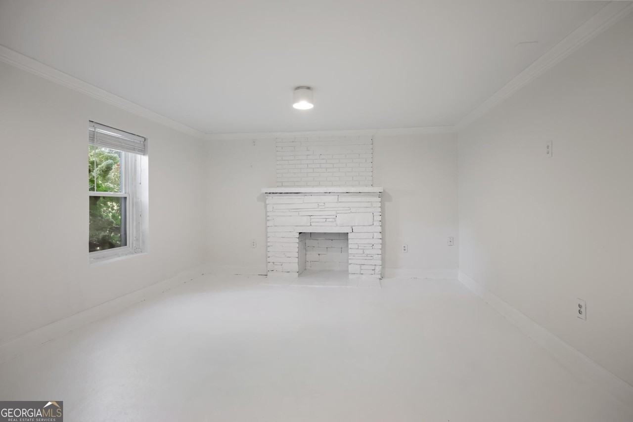 2134 Beecher Cir Sw - Photo 5 of 26