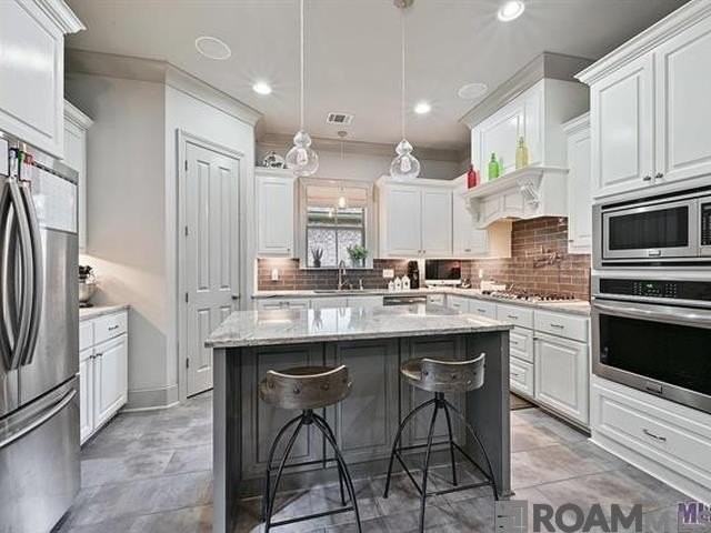 5948 Parkknoll Place Dr - Photo 3 of 12