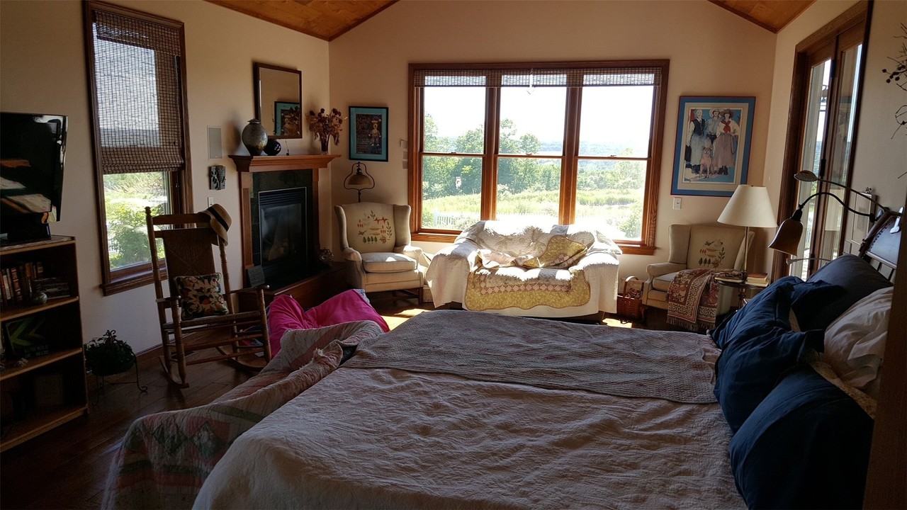 12850 Hill Rd - Photo 4 of 9