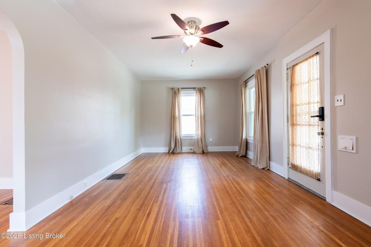 316 Iola Rd - Photo 7 of 30