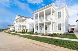 featured image of 6100 Passionflower Dr #201