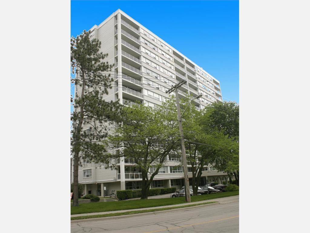 199 Queen Mary Dr, Oakville, ON L6K 3K7 3 Bedroom Apartment for Rent