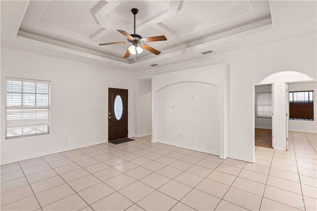 4409 Robin Ave - Photo 2 of 14