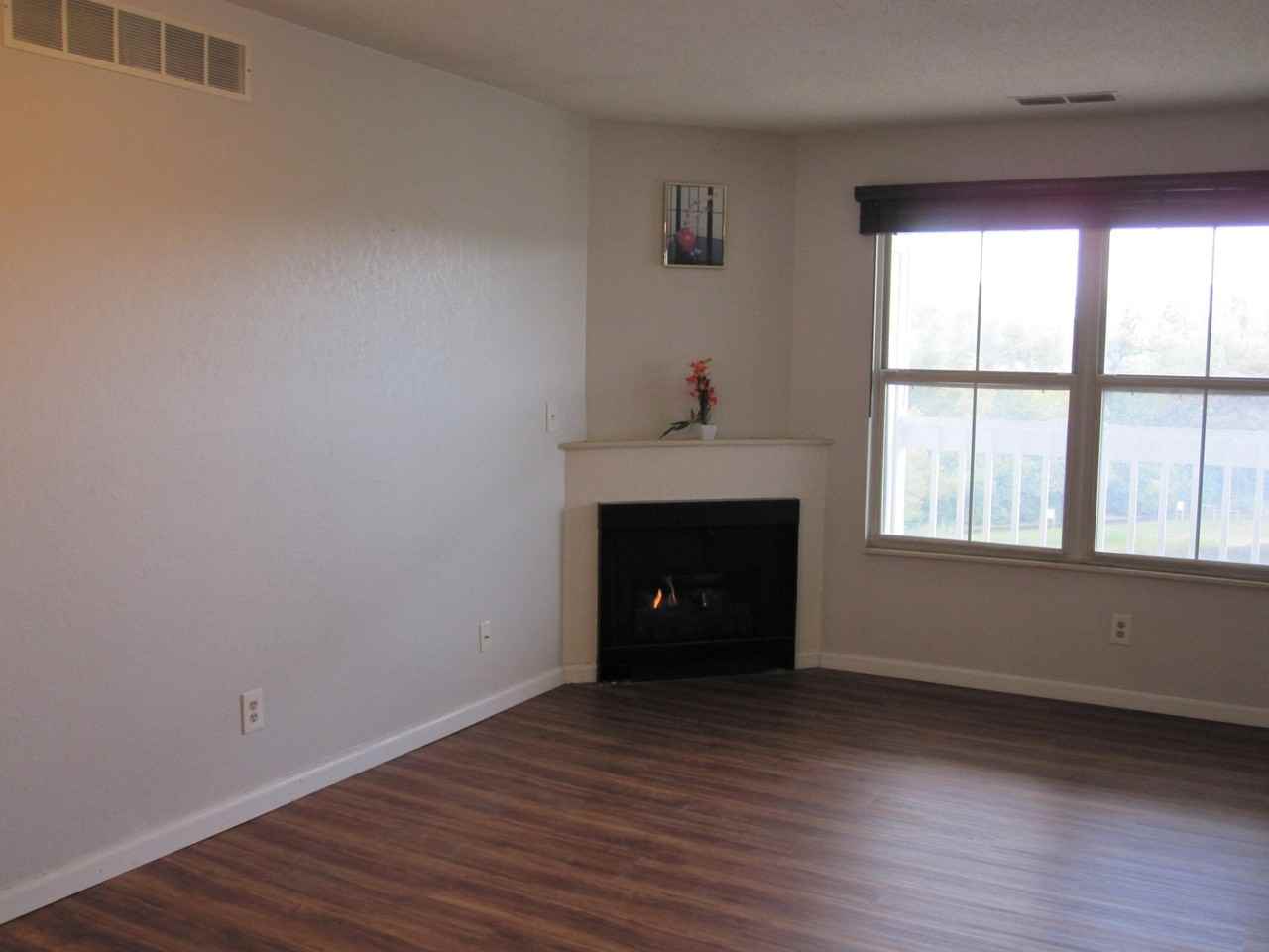 123 Fieldcrest 303 - Photo 5 of 24