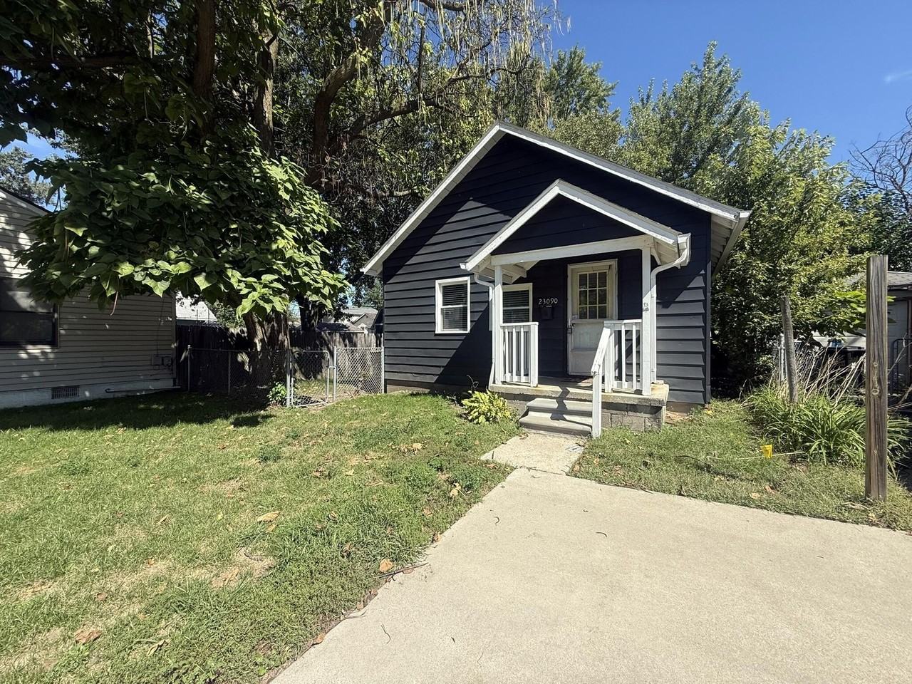 23090 Powell Ave - Photo 2 of 19