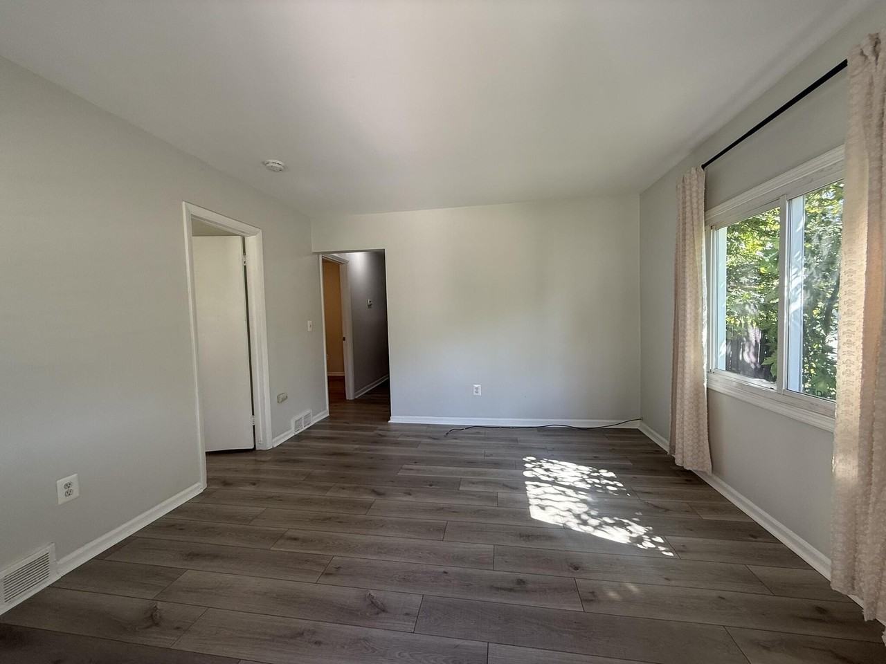 23090 Powell Ave - Photo 3 of 19