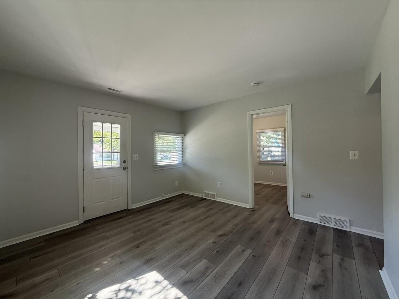 23090 Powell Ave - Photo 4 of 19