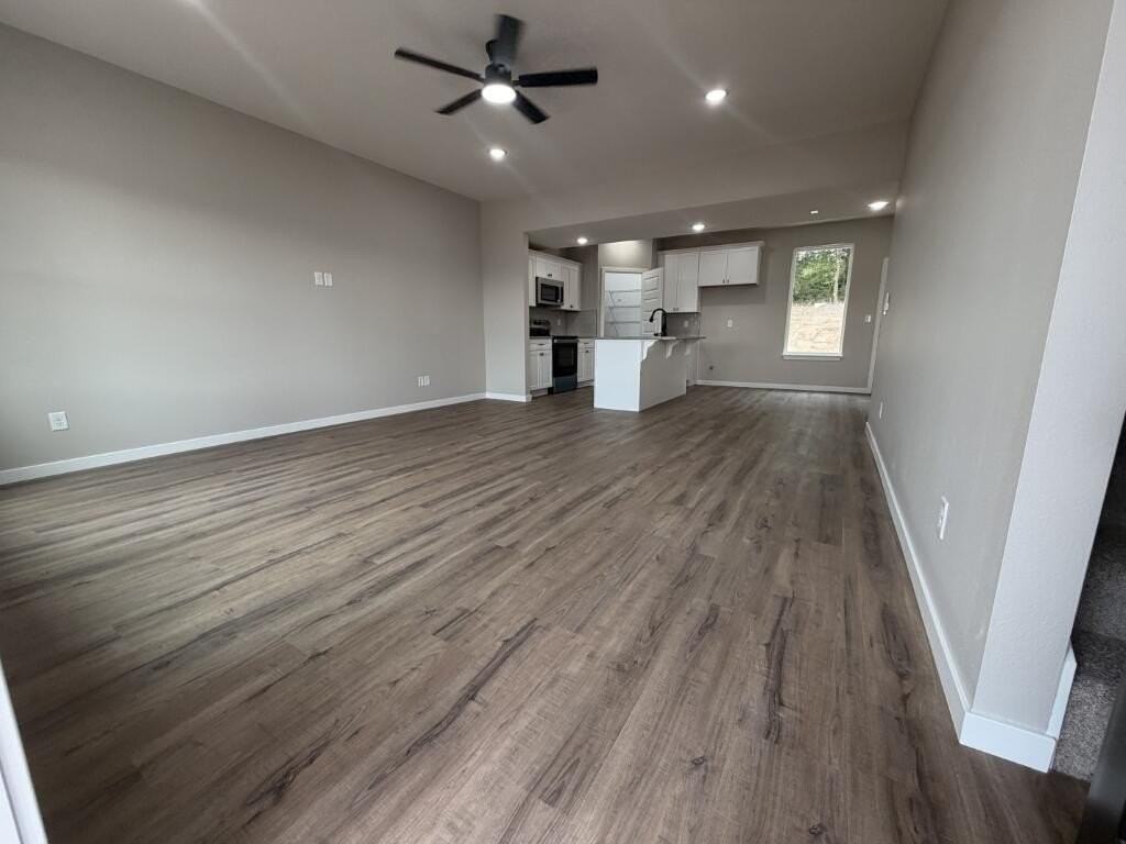 939 Holstein Lane - Photo 3 of 15