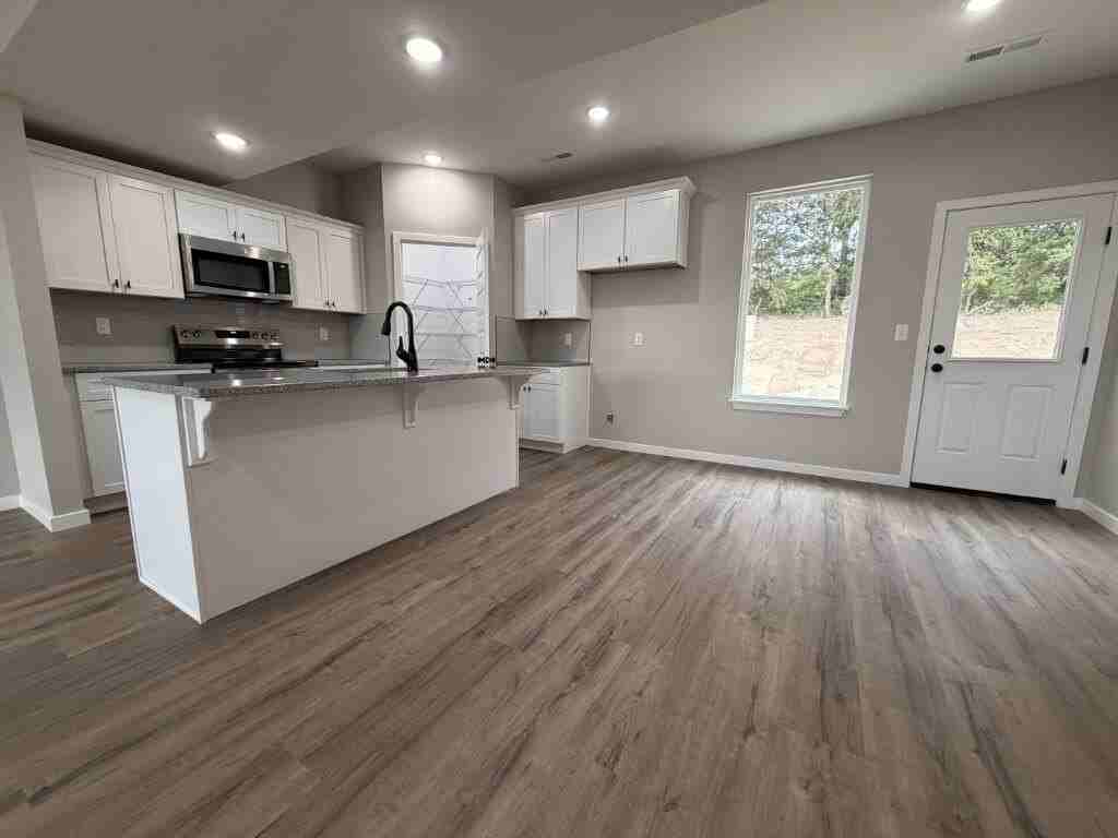 939 Holstein Lane - Photo 4 of 15