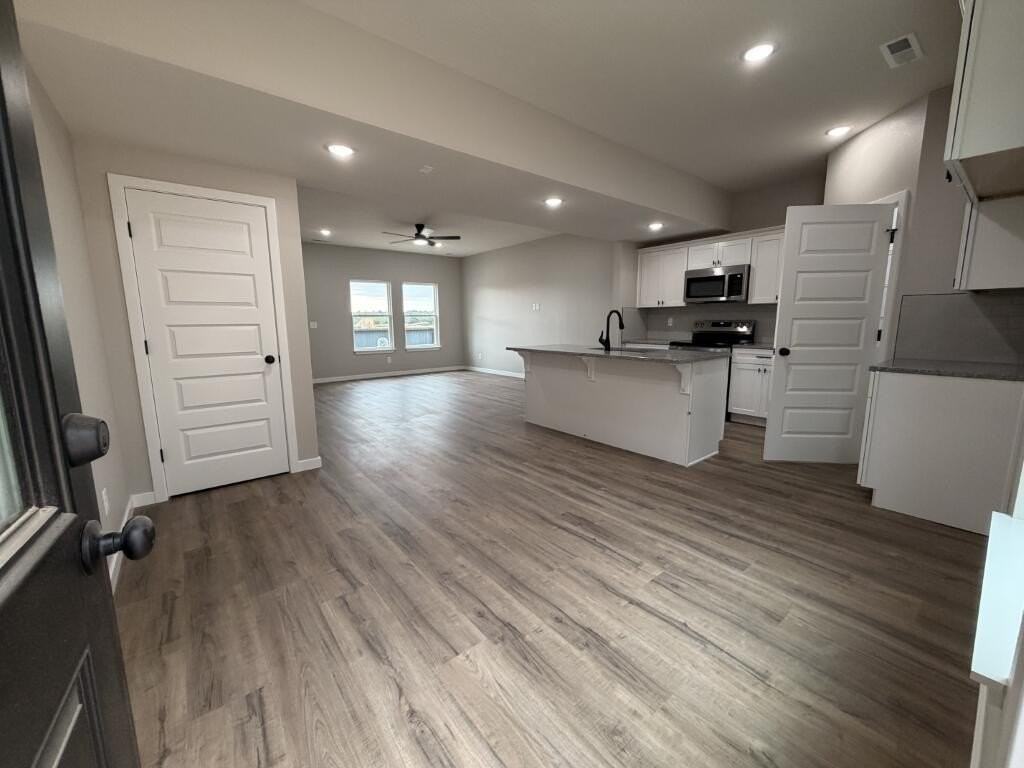 939 Holstein Lane - Photo 5 of 15