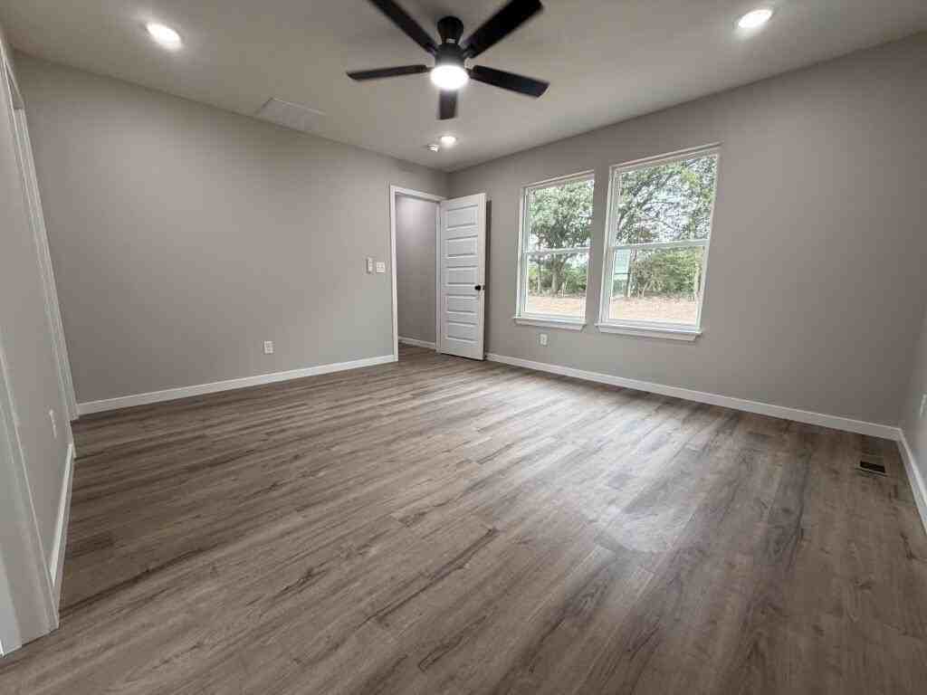 939 Holstein Lane - Photo 6 of 15