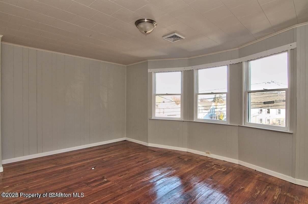 259 Dana St - Photo 4 of 29