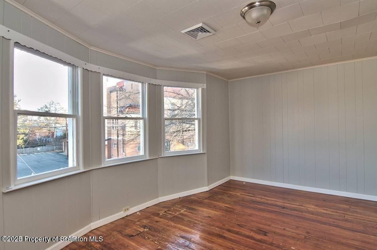 259 Dana St - Photo 6 of 29