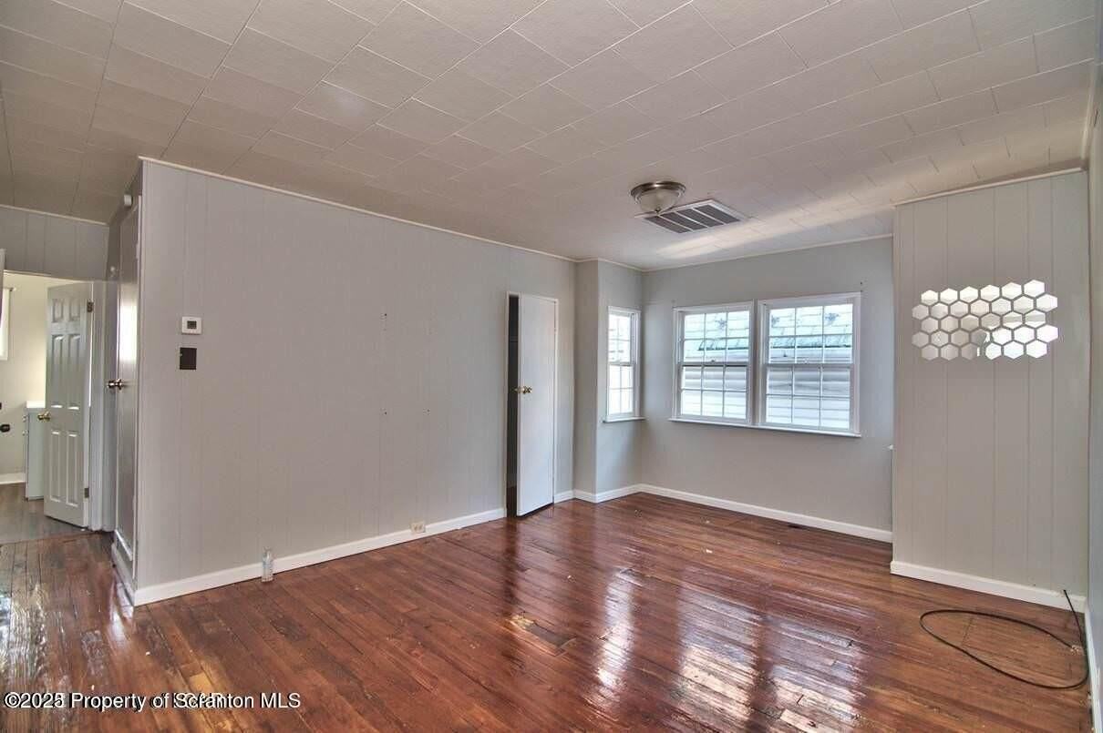 259 Dana St - Photo 7 of 29