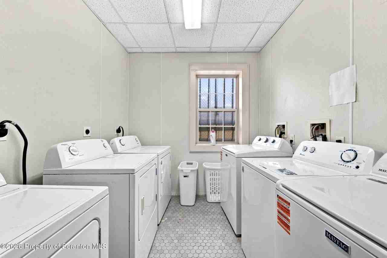 829 831 Adams Avenue #12 - Photo 6 of 11