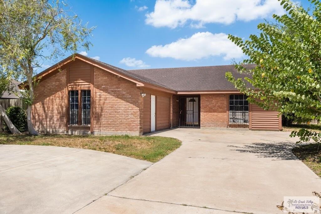 39 Casa De Amigos - Photo 2 of 27