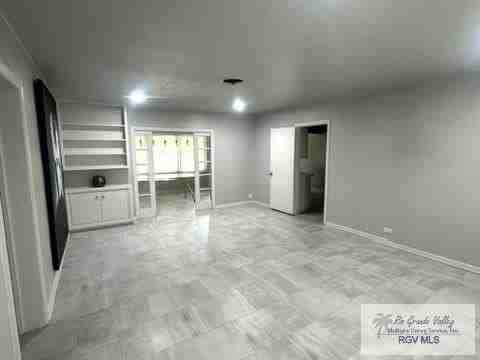 164 Robins Ln - Photo 7 of 27