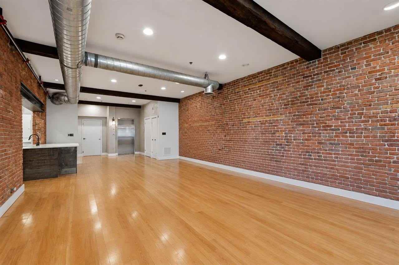 610 Clinton St #2AW - Photo 5 of 25