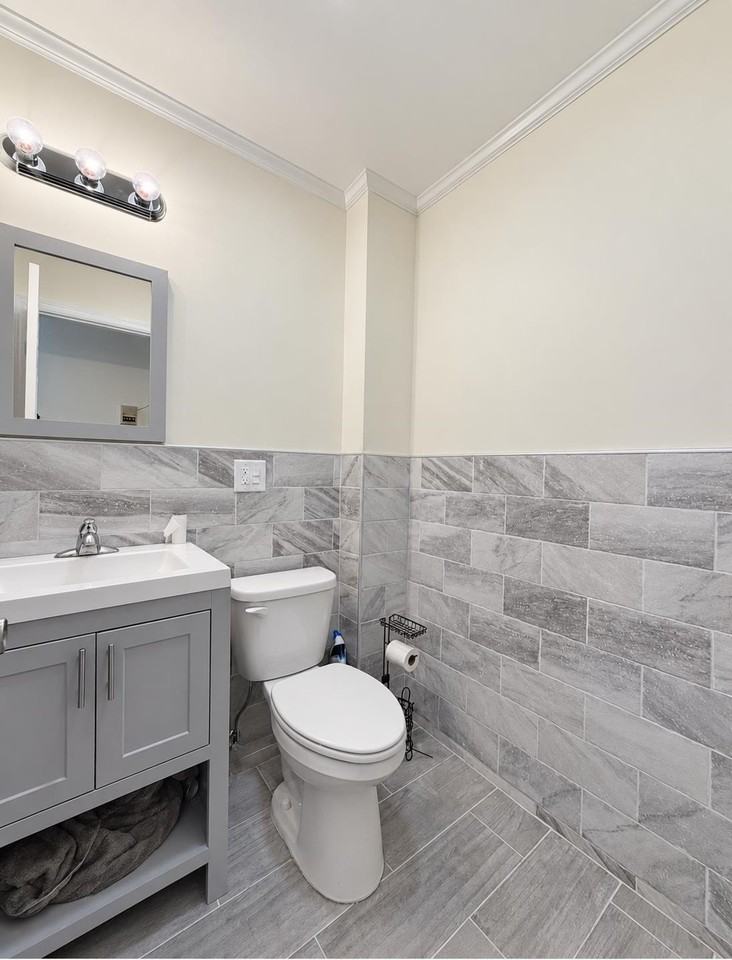 878 Broadway #4 - Photo 4 of 12