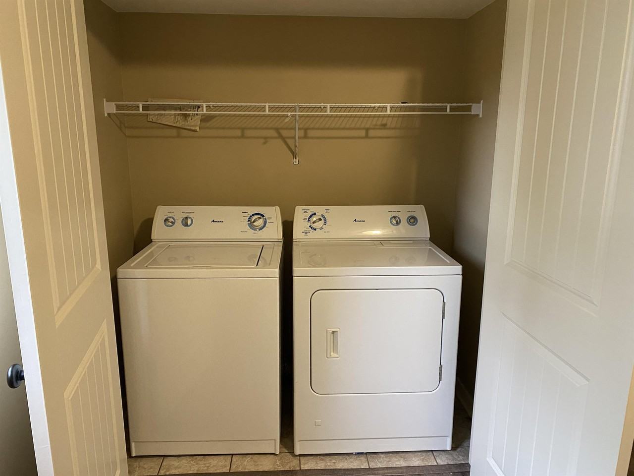 206 E 15th St #1 - Photo 7 of 25