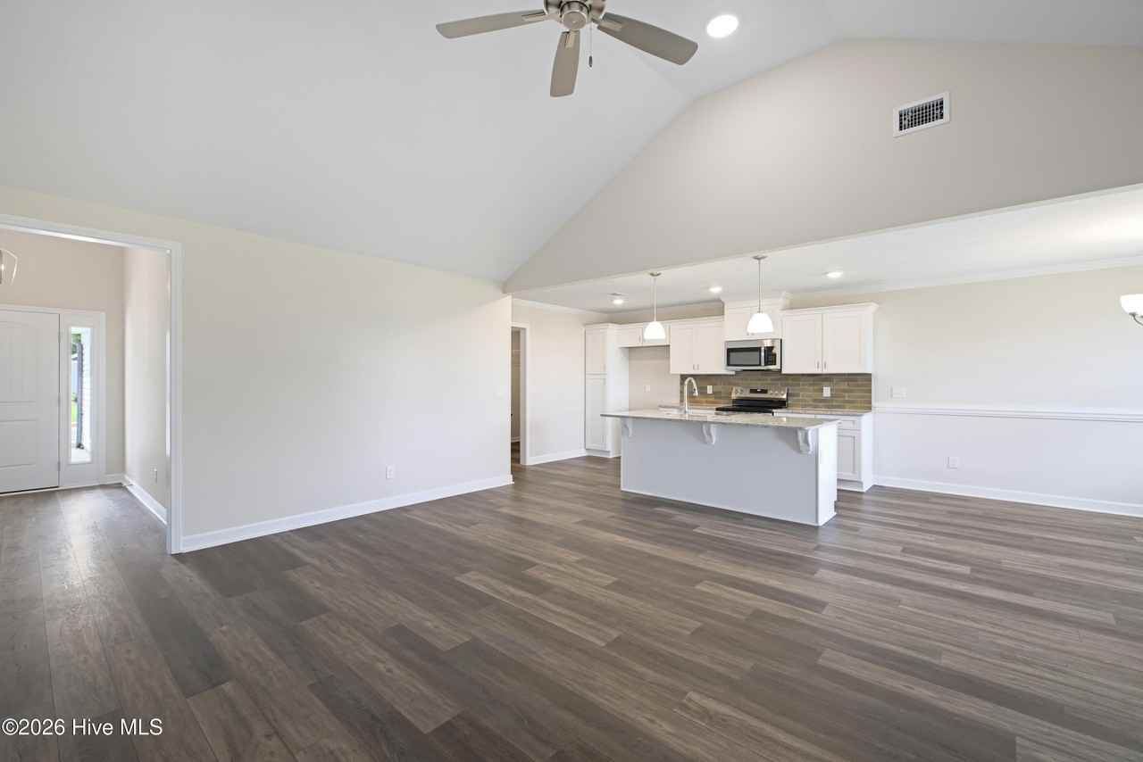 8850 Snelling Dr - Photo 5 of 27