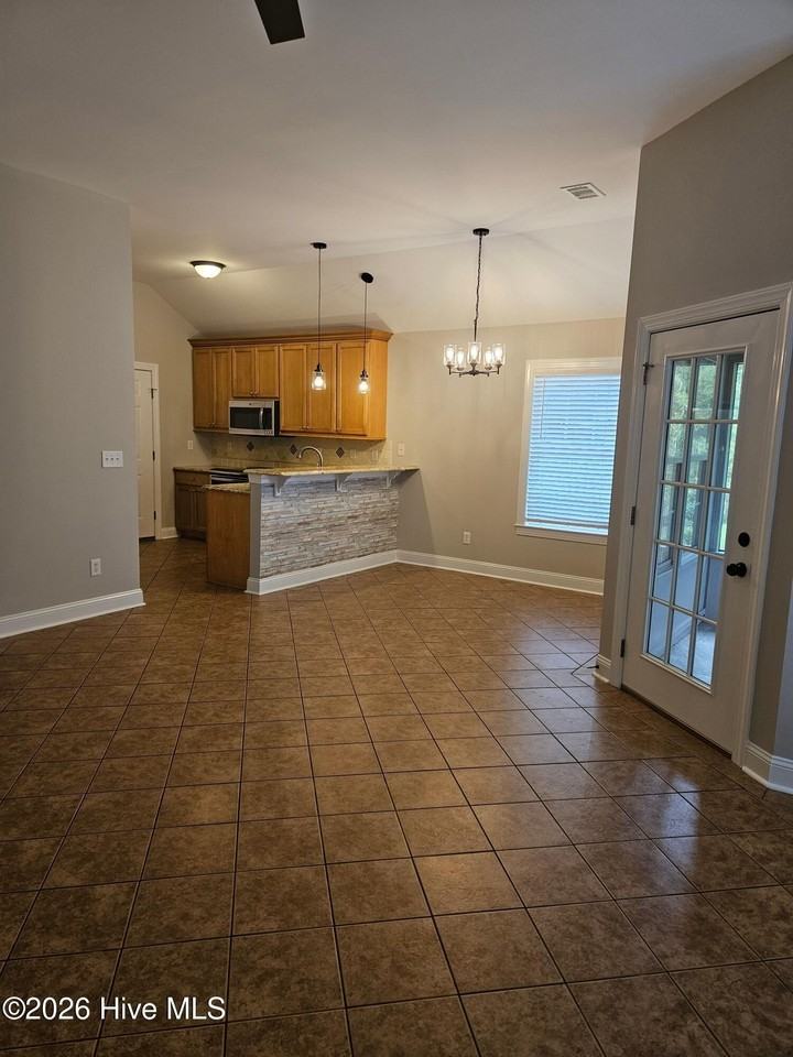 502 Castle Bay Dr #D - Photo 6 of 24
