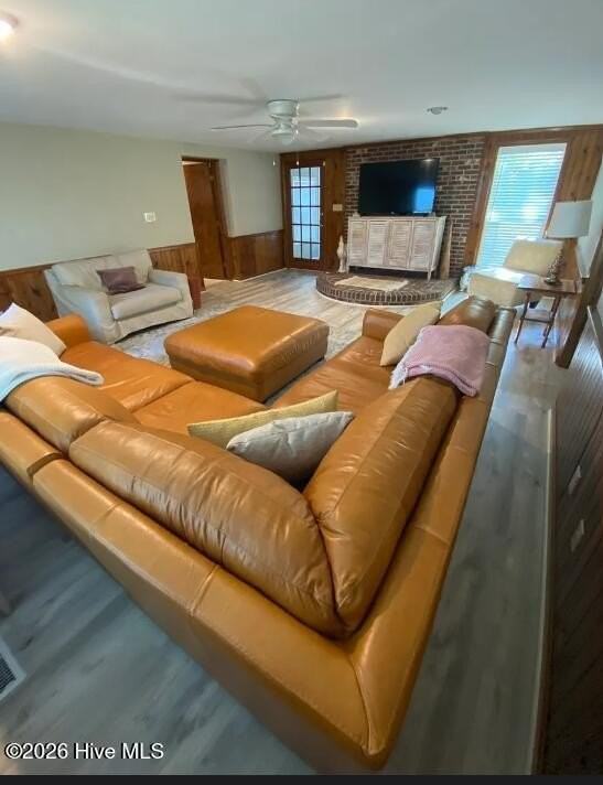 1300 Beach Dr Sw - Photo 2 of 9