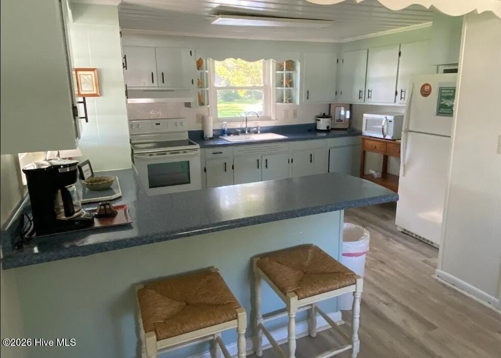 1300 Beach Dr Sw - Photo 3 of 9