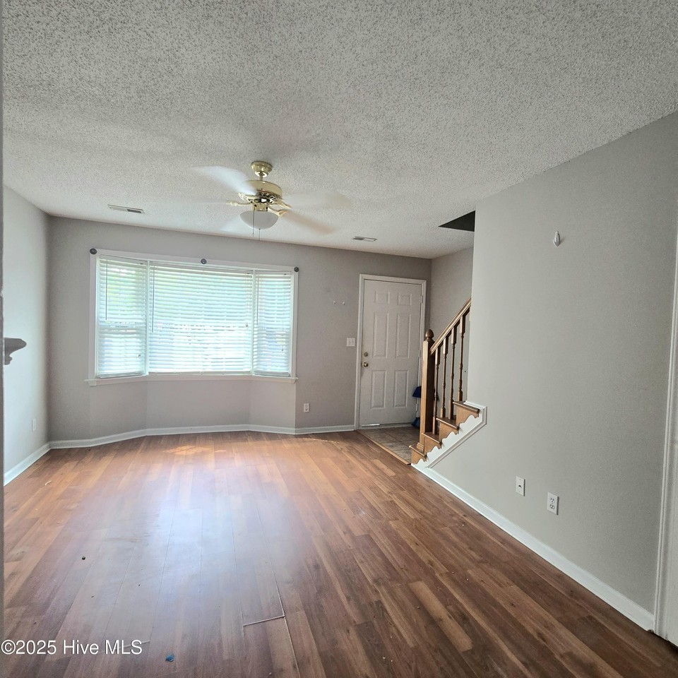 3830 Sterling Pointe Dr #P7 - Photo 5 of 18