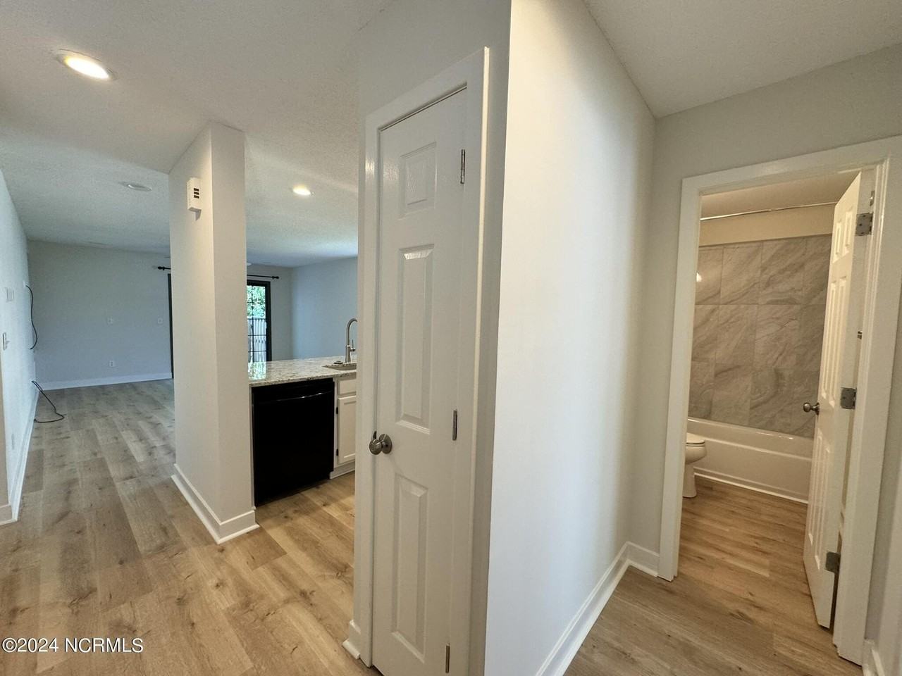 1703 41st St #D - Photo 2 of 20