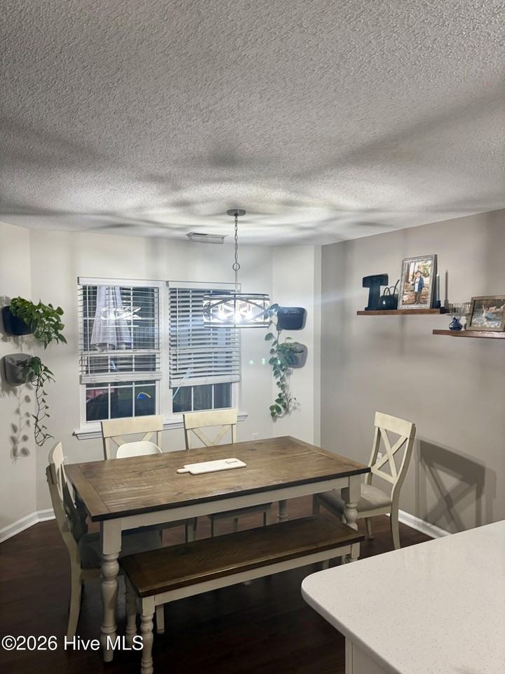 207 Bluebird Ct - Photo 5 of 28