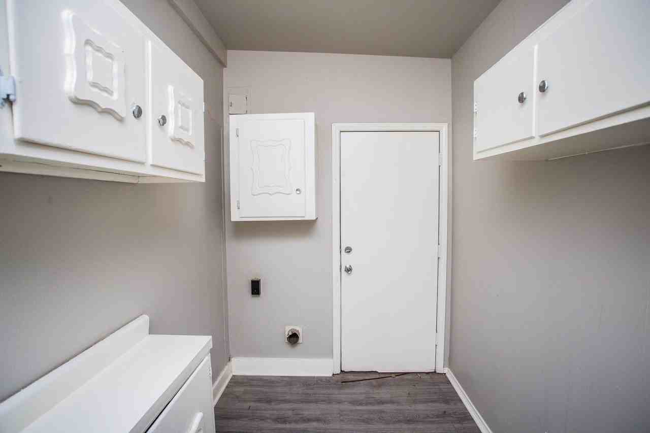 4629 Elgin Ave - Photo 2 of 25