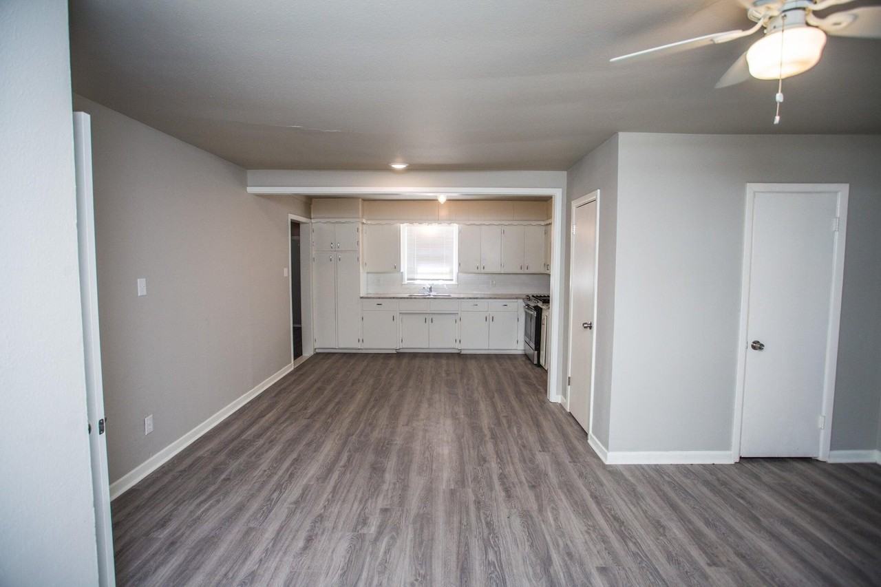 4629 Elgin Ave - Photo 3 of 25