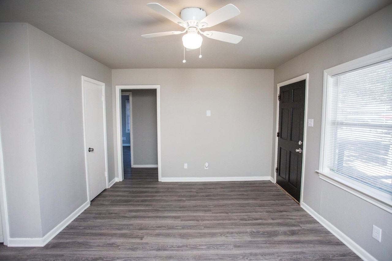 4629 Elgin Ave - Photo 4 of 25