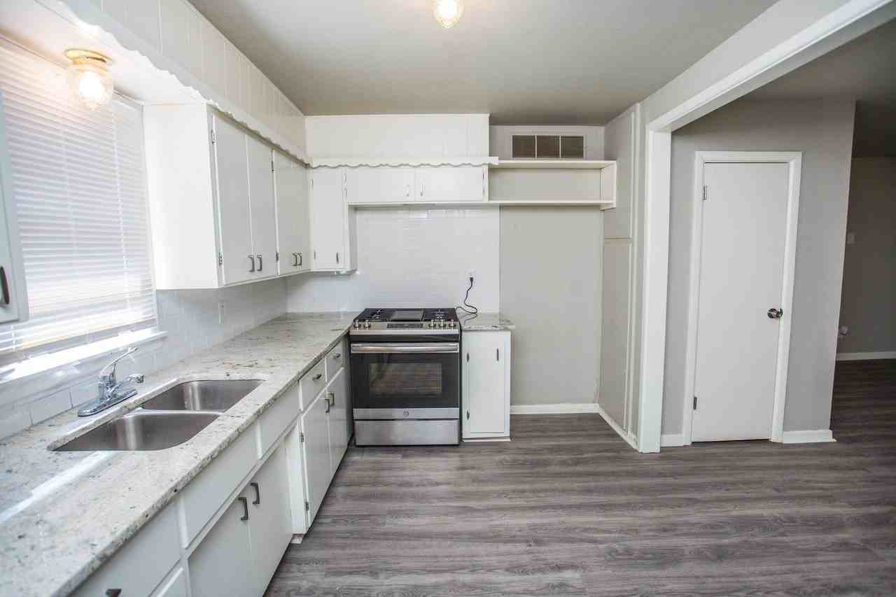 4629 Elgin Ave - Photo 7 of 25