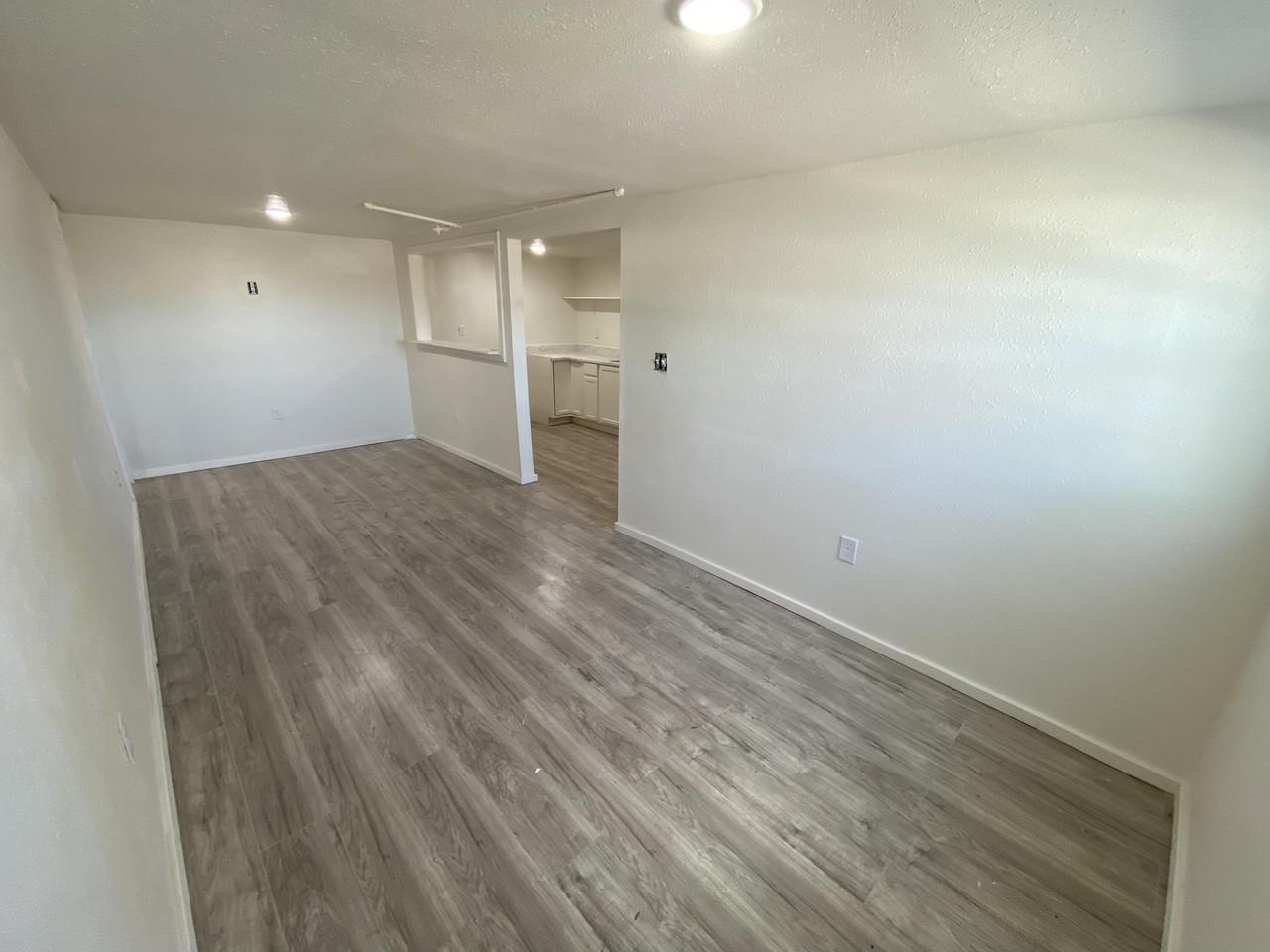 2604 Avenue S #B - Photo 2 of 5