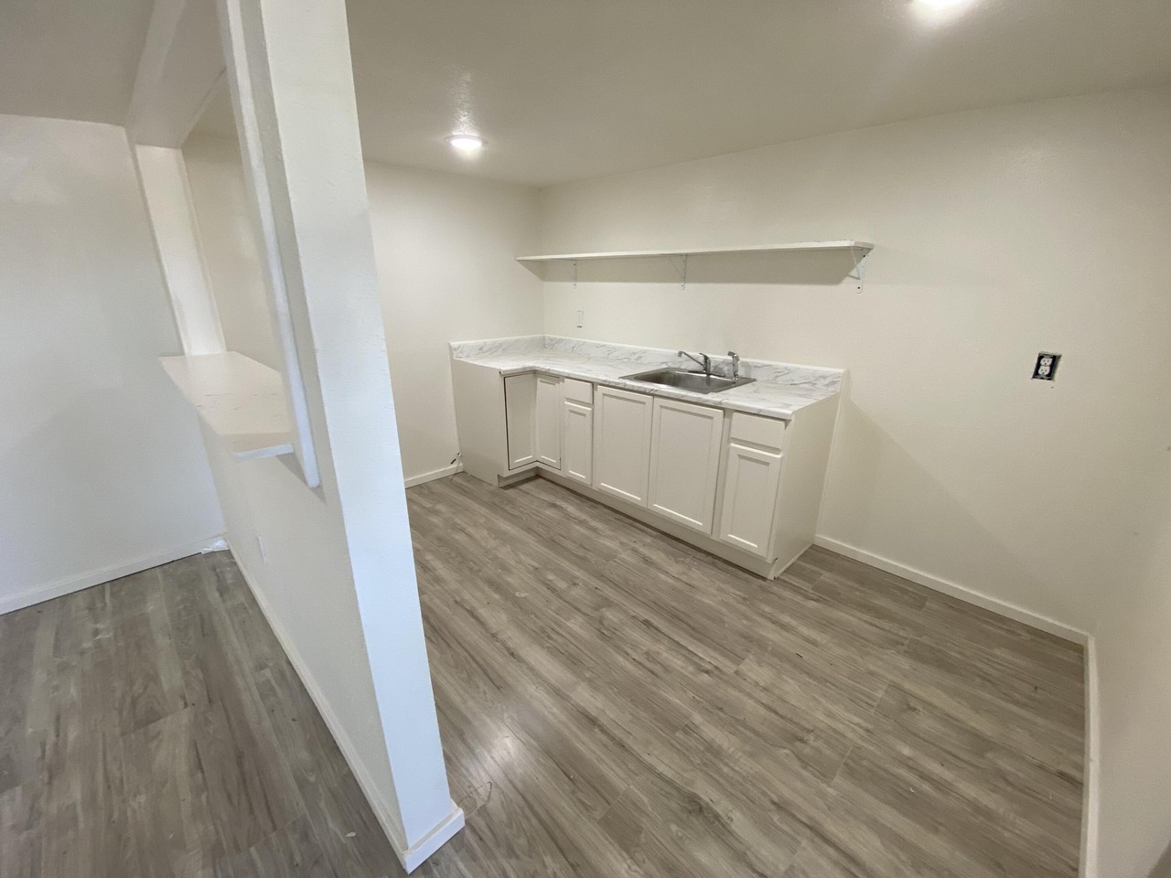 2604 Avenue S #B - Photo 3 of 5