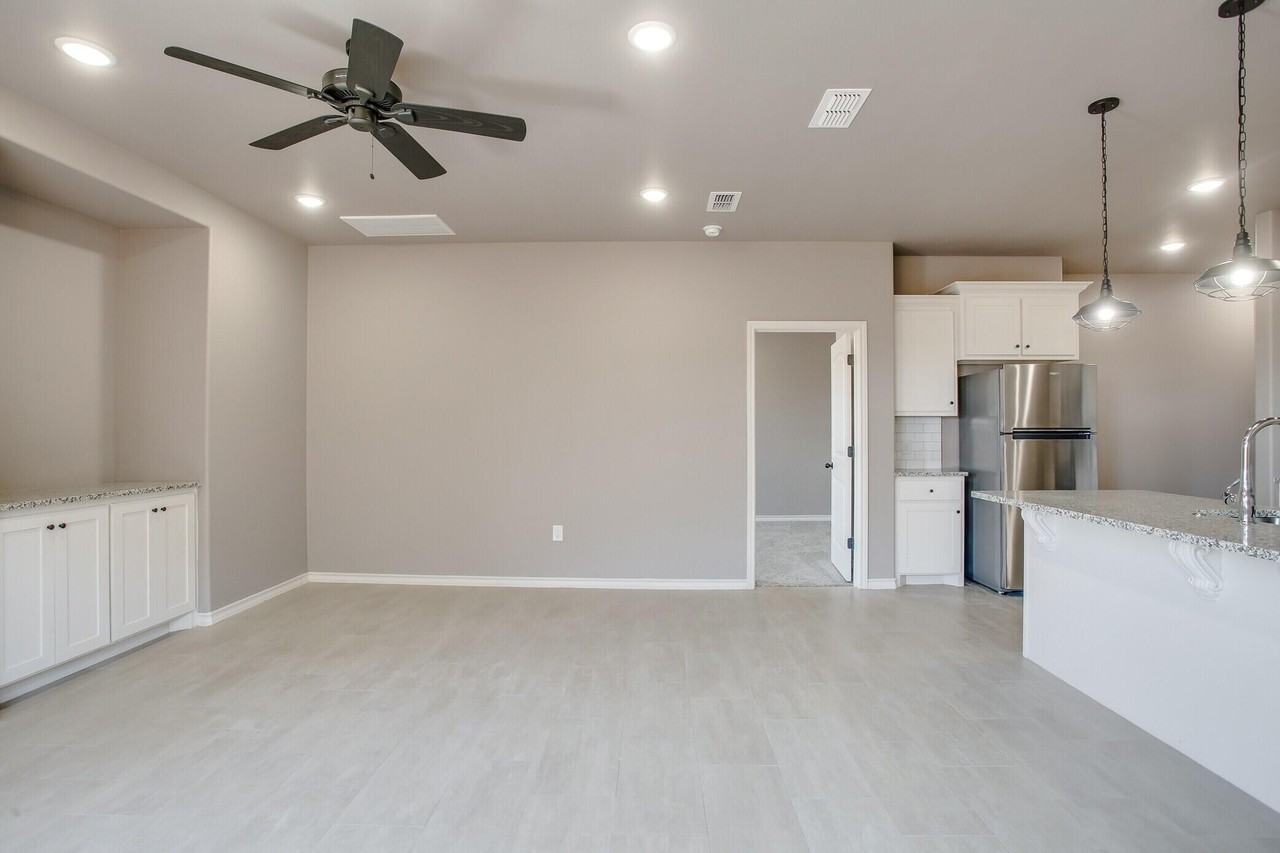 1505 Avenue O - Photo 4 of 18