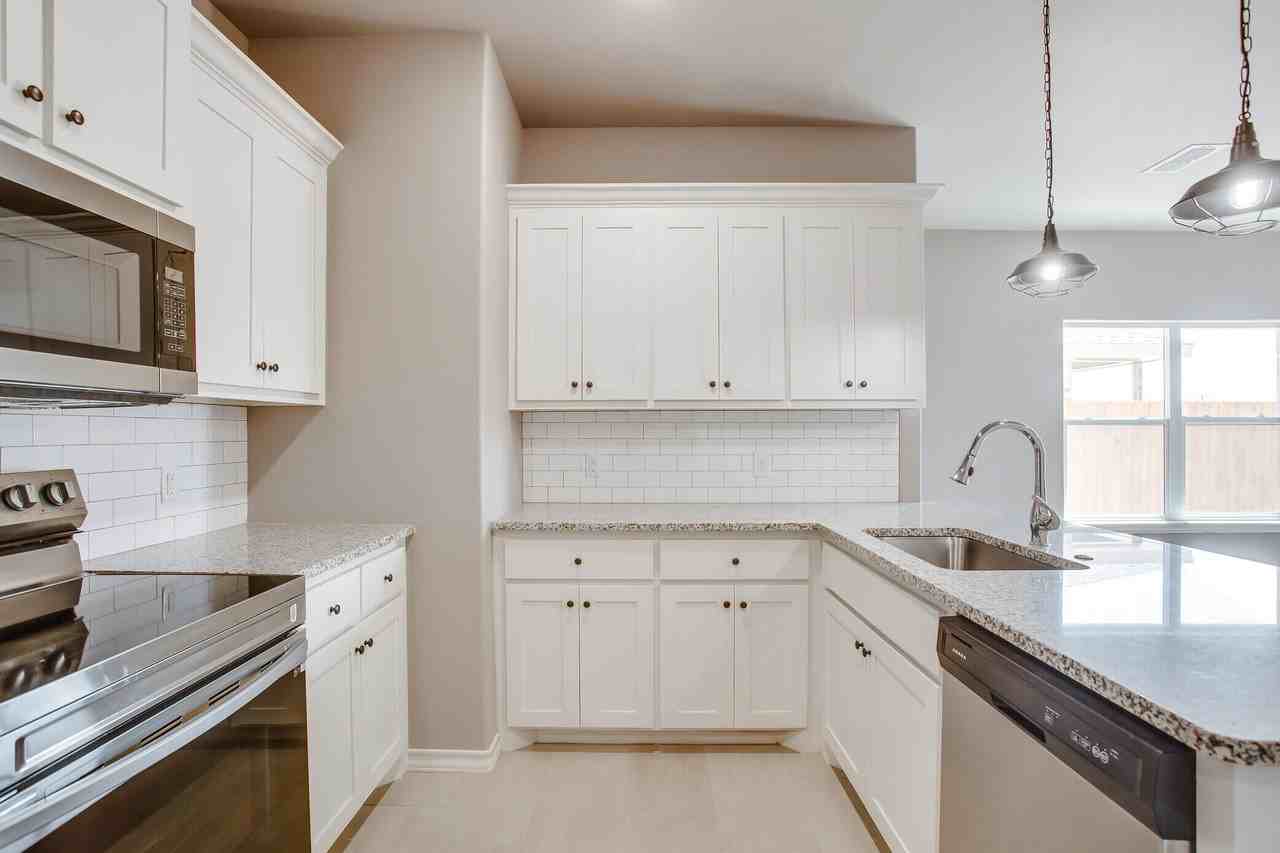 1505 Avenue O - Photo 6 of 18